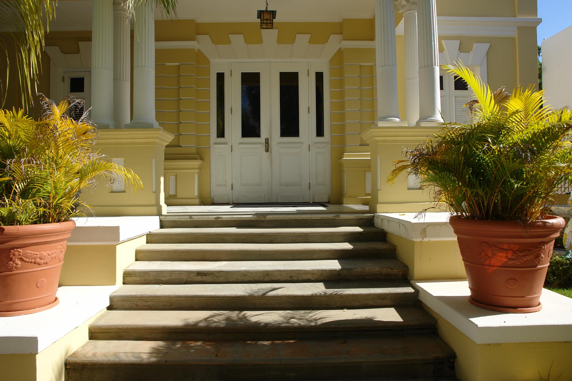 Casa La Giralda - Avenida Miramar, esquina calle Marti 651 - San Juan (Miramar) - 2011 00018